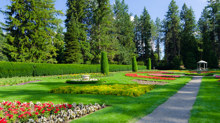 DestinationImage_Spokane_DuncanGardenInManitoPark_CreditiStock_GregoryOlsen